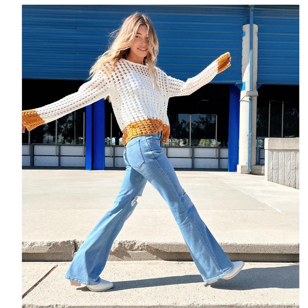 Levi's Women's High-Rise Flare | W27 L32 - Picture 2 of 13